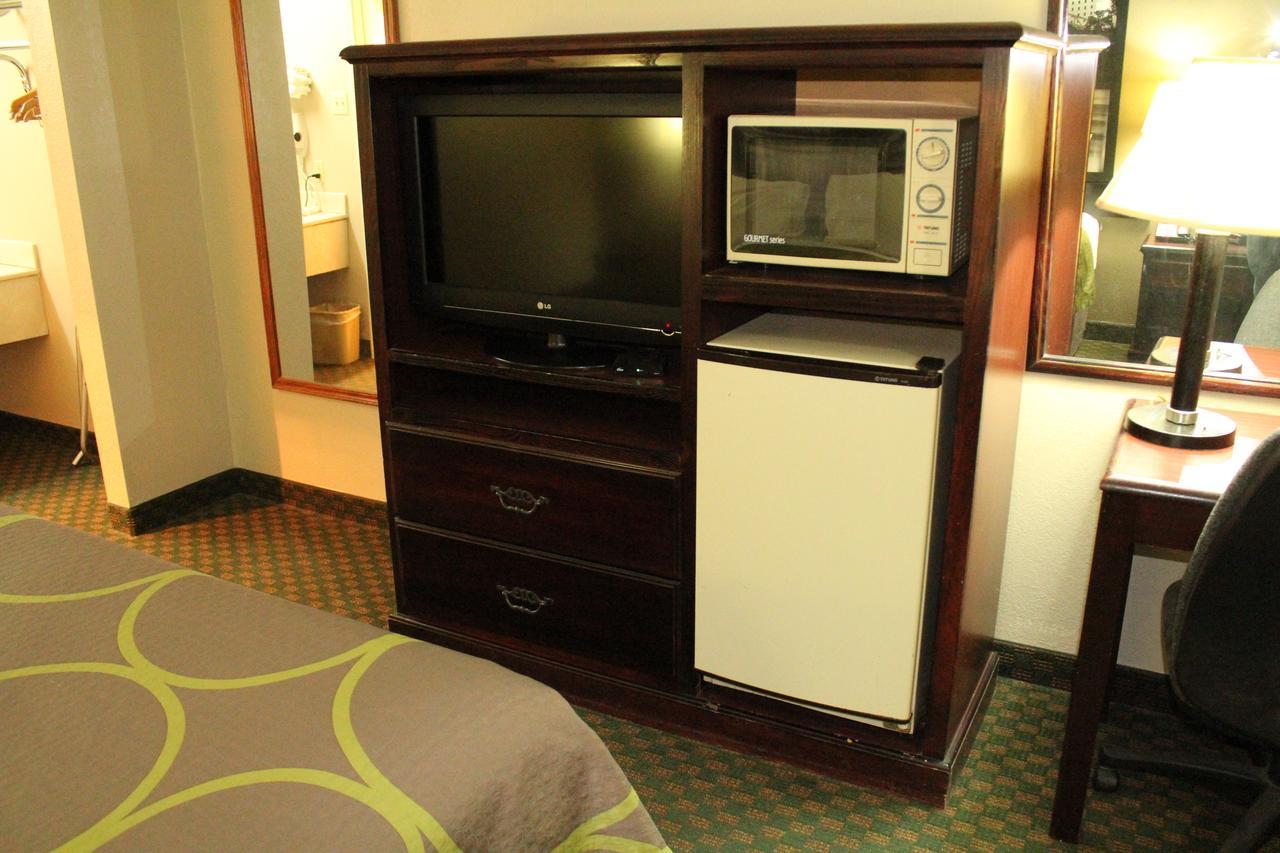 Super 8 By Wyndham Bossier City/Shreveport Area מראה חיצוני תמונה